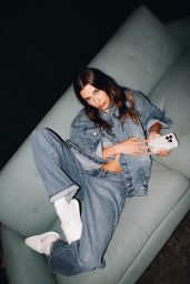 Hailey Bieber Unveils DKNY Fall 2025 Collection