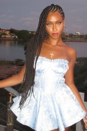 Idania Hopkin Unveils Globetrotter Style