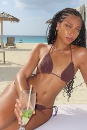 Idania Hopkin Unveils Globetrotter Style