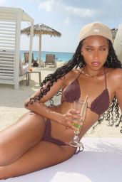 Idania Hopkin Unveils Globetrotter Style