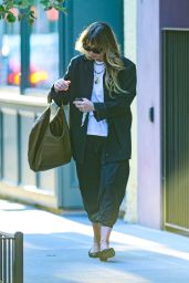 Jennifer Lawrence Latest NYC Street Style Masterclass: Effortless Chic with a Loewe Twist