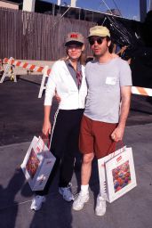 Jeri Ryan Attends AIDS Walk L.A. in Sporty Minimalism – Hollywood 2000
