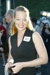 Jeri Ryan Champions Gala Style With Metallic Precision