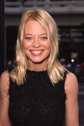 Jeri Ryan Debuts Velvet Punk at Galaxy Quest Premiere – Hollywood 1999