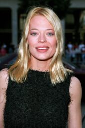 Jeri Ryan Debuts Velvet Punk at Galaxy Quest Premiere – Hollywood 1999