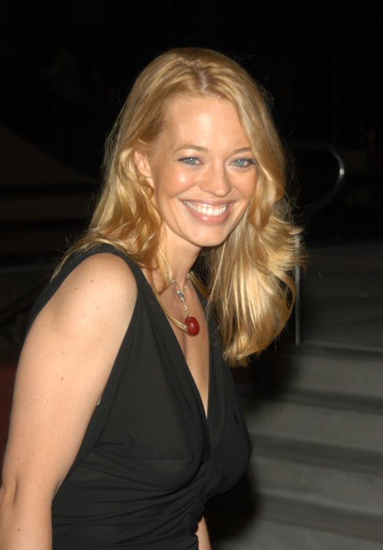 Jeri Ryan Unveils a Minimalist Black Dress at the Fox Summer TCA Party