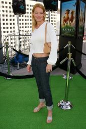 Jeri Ryan - Unveils Casual Chic for Spirit Premiere