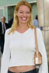 Jeri Ryan - Unveils Casual Chic for Spirit Premiere