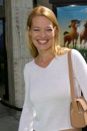 Jeri Ryan - Unveils Casual Chic for Spirit Premiere