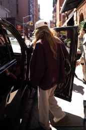 Jessica Alba Champions Mercer Street Style in Plum & Canvas Ease