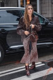 Jessica Alba commands NYC outing with leopard‑luxe edge
