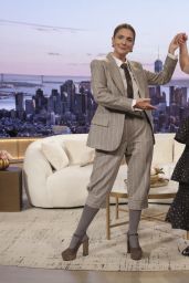Jessica Chastain Champions Tiered Dots on Drew Barrymore Show
