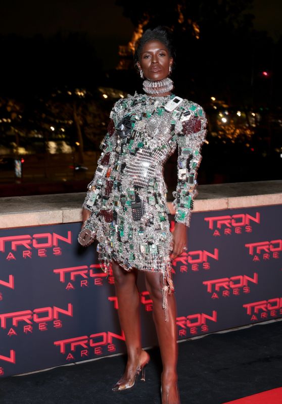 Jodie Turner-Smith Embodies Tech Couture Dress At Tron Ares Photocall