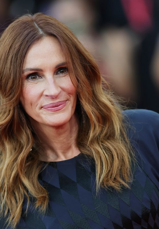 Julia Roberts Attends “After The Hunt” Red Carpet at Venice 2025