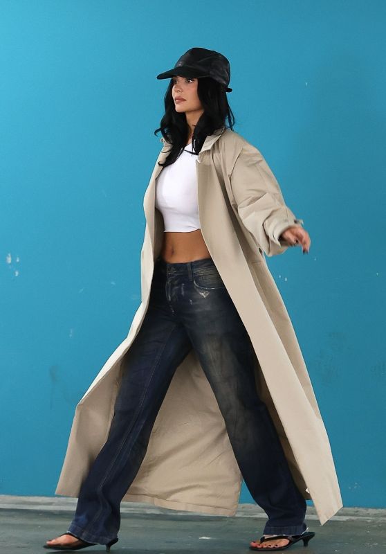 Kylie Jenner Unveils Khy Trench’s Effortless Model Off-Duty Style