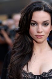 Lauren LaVera Unveils Gothic Power Look at Halloween Horror Nights – Universal City
