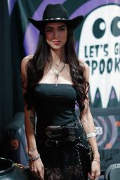 LeeAnna Vamp Champions Horror Couture at “The Fiends” Event