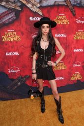 LeeAnna Vamp Ignites the Red Carpet in Goth-Western Style