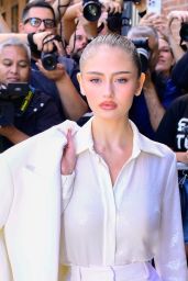 Leni Klum Attends Michael Kors NYFW Show in Monochrome Chic