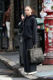 Leni Klum Embodies NYC Streetwear Voluminous Comfort