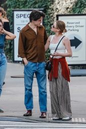 Lili Reinhart Debuts Relaxed Urban Romance in NYC – Sept 12, 2025
