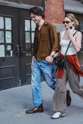 Lili Reinhart Debuts Relaxed Urban Romance in NYC – Sept 12, 2025