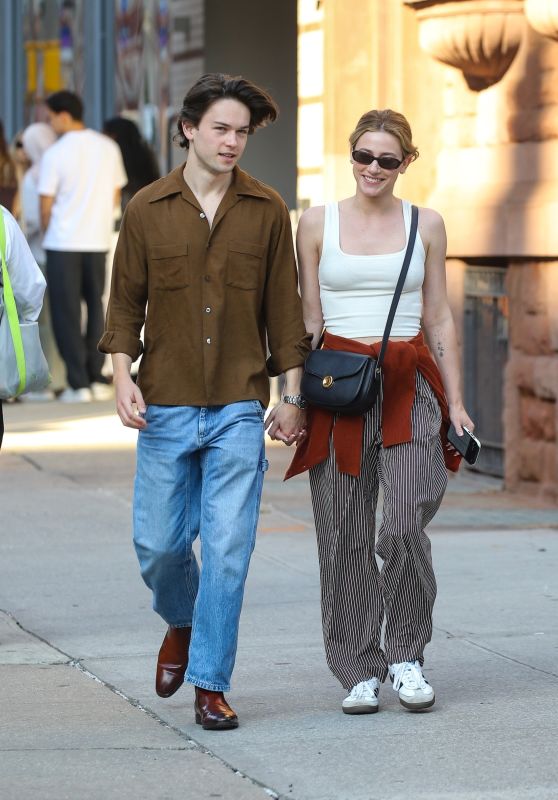 Lili Reinhart Debuts Relaxed Urban Romance in NYC – Sept 12, 2025