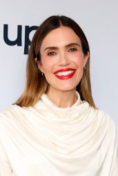 Mandy Moore Commands Step Up Awards Chic Minimalism