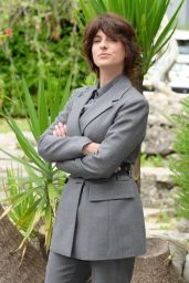 Maria Chiara Giannetta Commands Blanca Premiere in Belted Grey Precision