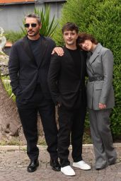 Maria Chiara Giannetta Commands Blanca Premiere in Belted Grey Precision