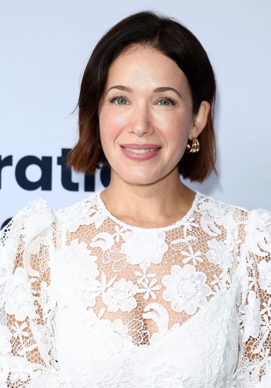 Marla Sokoloff Unveils Romantic Lace At Step Up Awards