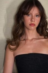 Mia Goth Unveils Sculptural Noir at TIFF Tribute Awards – Sept 2025