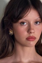 Mia Goth Unveils Sculptural Noir at TIFF Tribute Awards – Sept 2025