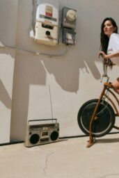 Olivia Munn Unveils Retro Sportcore for Bustle – September 2025