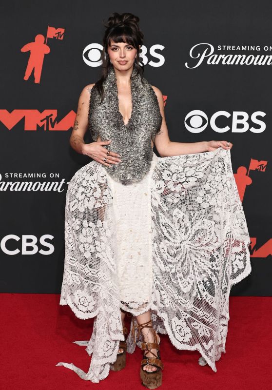 Rebecca Black Debuts a Sexy Centaur Look at VMAs Rebecca Black Debuts a Sexy Centaur Look at VMAs