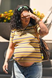 Rihanna Pregnancy Glam: How She’s Redefining Maternity Style in 2025