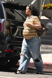 Rihanna Pregnancy Glam: How She’s Redefining Maternity Style in 2025
