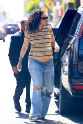 Rihanna Pregnancy Glam: How She’s Redefining Maternity Style in 2025