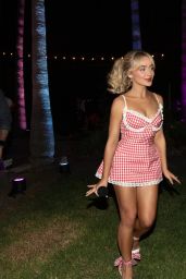 Sabrina Carpenter Debuts Gingham Glamour in LA