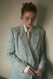 Sadie Sink Unveils a Deconstructed Suit for Armani Beauty