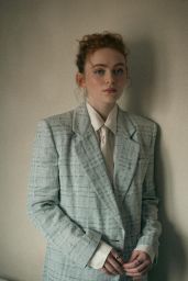Sadie Sink Unveils a Deconstructed Suit for Armani Beauty