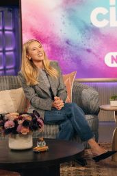 Scarlett Johansson Elevates Talk Show Outfit With Polished Tailoring 2025