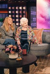 Scarlett Johansson Elevates Talk Show Outfit With Polished Tailoring 2025