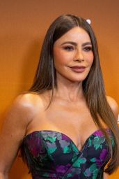 Sofia Vergara Champions Americas Got Talent Finale With a Dark Floral Bustier