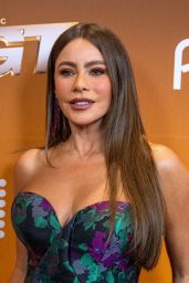 Sofia Vergara Champions Americas Got Talent Finale With a Dark Floral Bustier