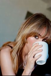 Suki Waterhouse Unveils Faux Fur Noir at Michael Kors Show 2025