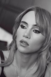 Suki Waterhouse Unveils Faux Fur Noir at Michael Kors Show 2025