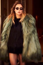 Suki Waterhouse Unveils Faux Fur Noir at Michael Kors Show 2025