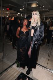 Taylor Momsen Unveils MAC Campaign Nineties Grunge Opulence