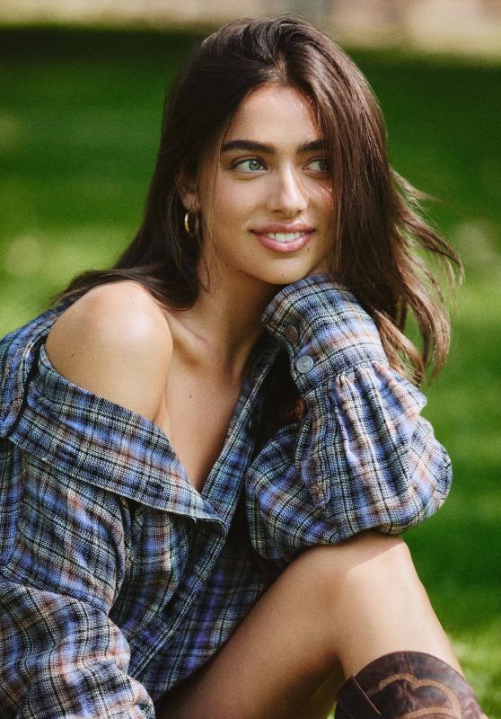 Taylor Nunez Debuts Effortless Style
